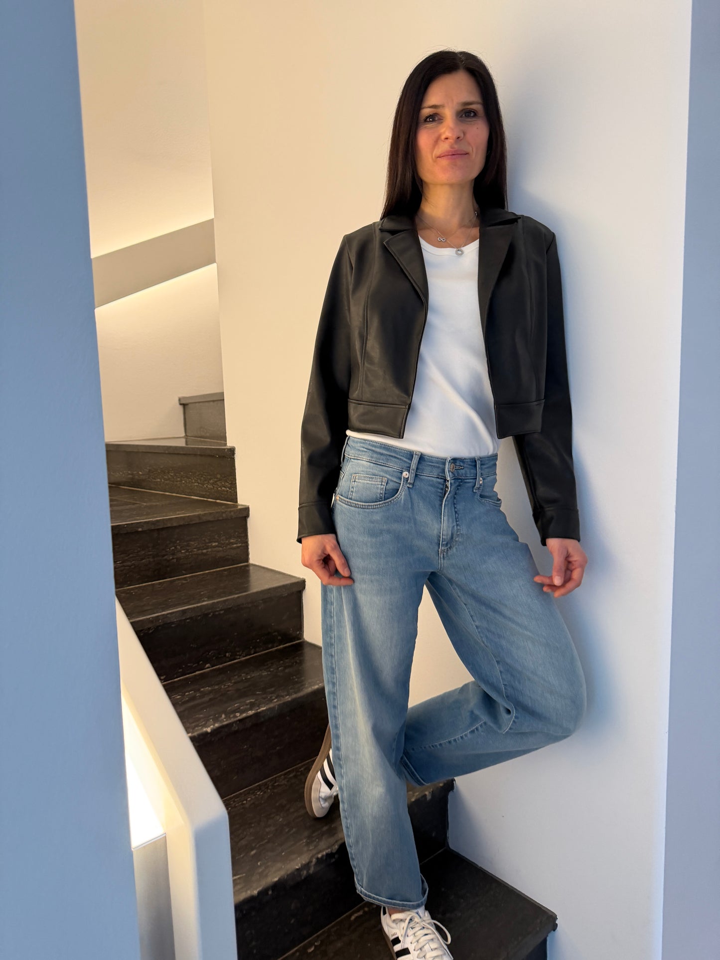 
                  
                    Blickfang Kunstlederjacke Schwarz
                  
                